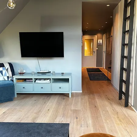 Modern Penthouse In Sandviken アパート