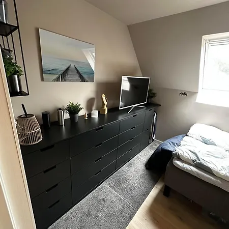 アパート Modern Penthouse In Sandviken ベルゲン